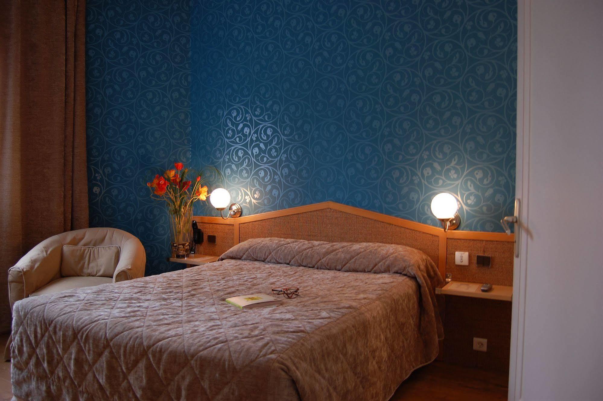 Logis Hotel Du Midi - Saint Etienne Sud Luaran gambar